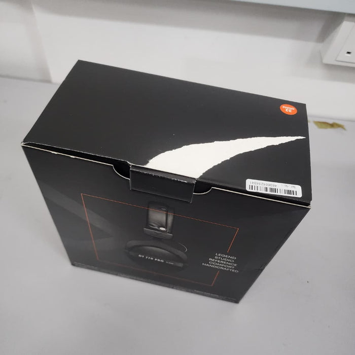 B STOCK (BS-181) Beyerdynamic DT 770 PRO 32 Ohm Over-Ear Studio Headphones. Enclosed Design, Wired