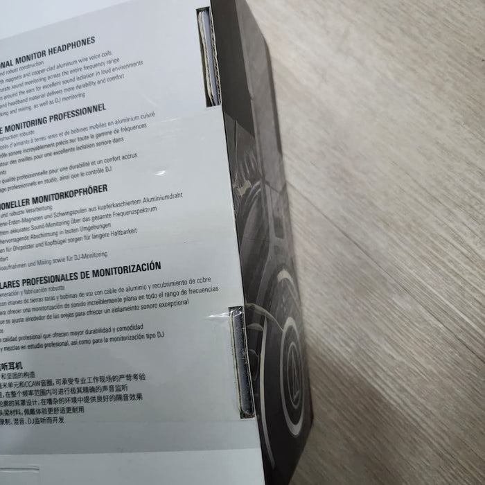 B STOCK (BS-395) Audio Technica ATH-M40x Professional Monitor Headphone