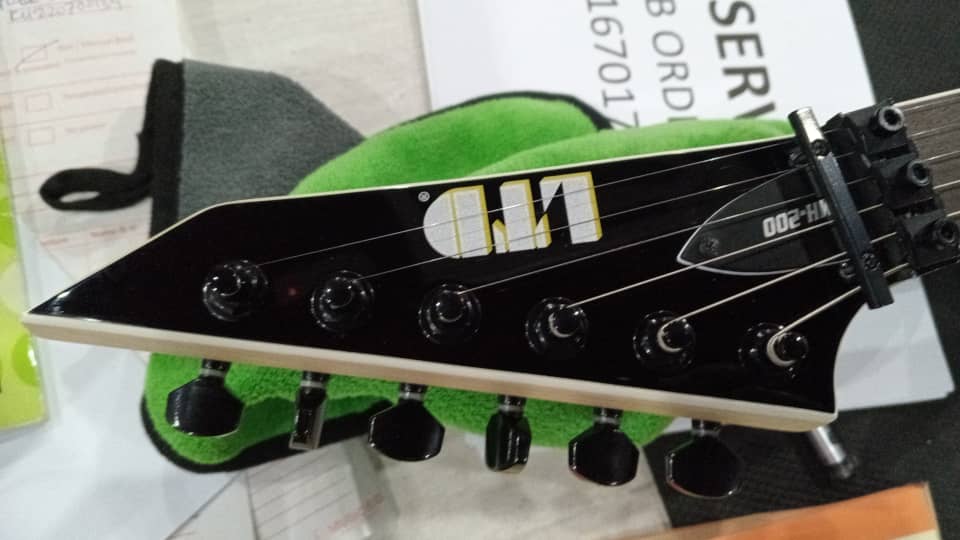 B STOCK (BS-414) ESP LTD MH-200 Electric Guitar - Black