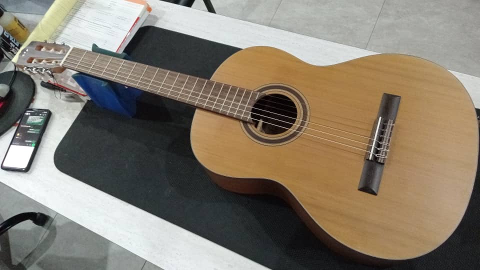 B STOCK (BS-425) Cordoba Iberia C3M - Solid Canadian Cedar Top, Mahogany Back &amp; Sides, Best Classical Guitar for Beginners/Students