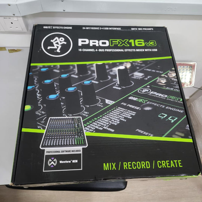 B STOCK (BS-534) Mackie ProFX16v3 16-channel Mixer with USB and Effects