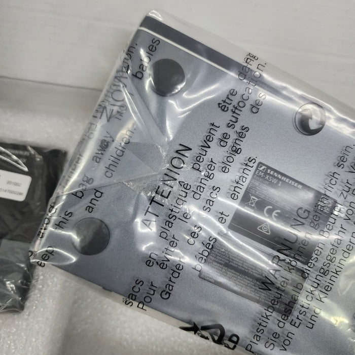 B STOCK (BS-554) Sennheiser XSW 1-908 Wireless Instrument Microphone System (Band B: 614-638 MHz)