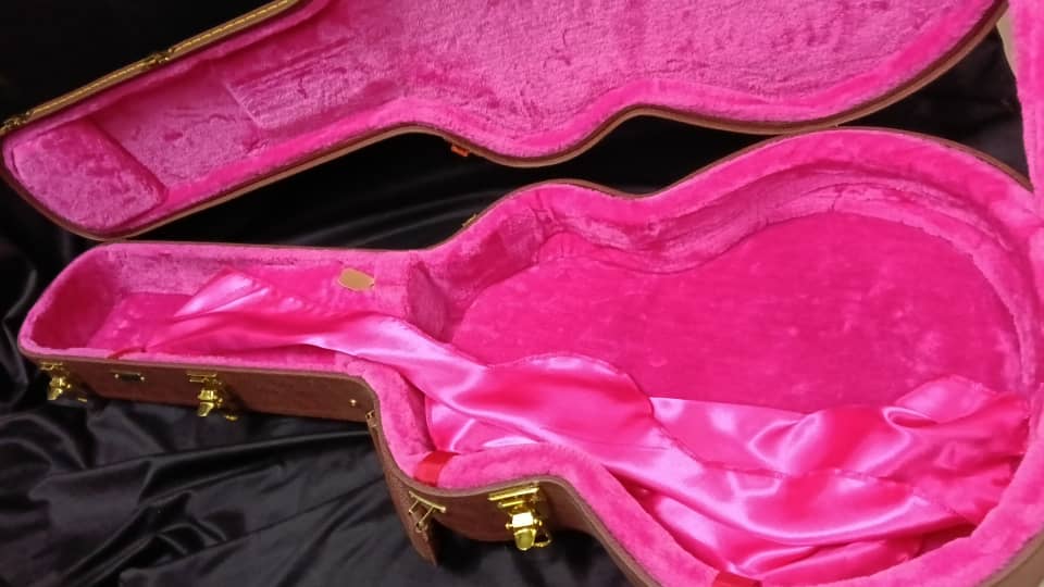 BSTOCK (BS-603)Gator GW-335 Semi-Hollow Guitar Deluxe Wood Case - Brown (GW-335-BROWN)