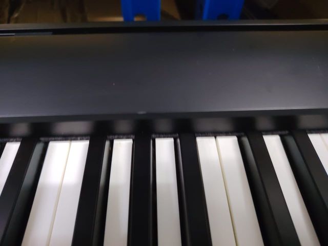 B STOCK (BS-675) Kawai ES110 Portable Digital Piano - Black With Q98 U-stand and single pedal