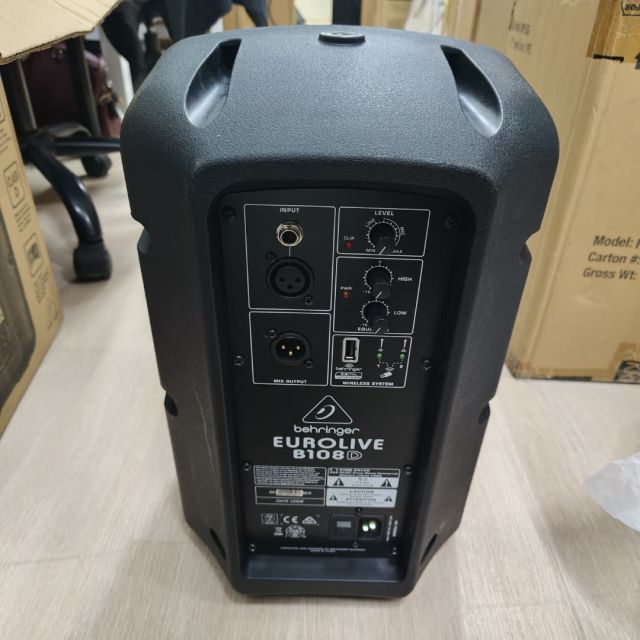B STOCK (BS-692) Behringer Eurolive B108D 300-Watt 8" Powered Speaker