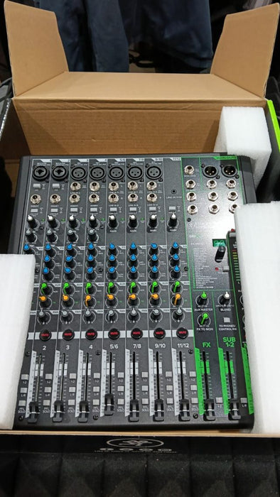 B STOCK (BS-709) Mackie ProFX12v3 12-channel Mixer with USB and Effects