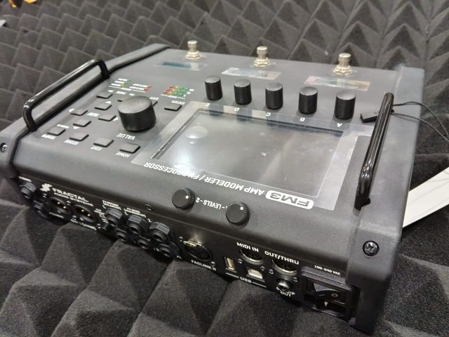B STOCK (BS-713) Fractal Audio Fm3 Amp Modeler/Multi-Fx