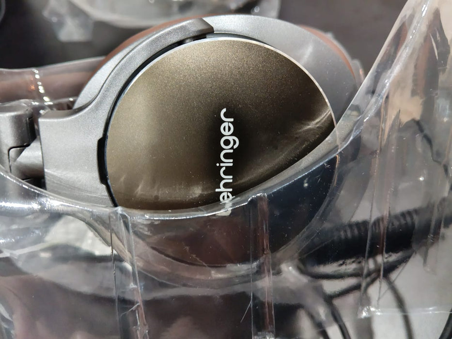 B STOCK (BS-757) Behringer BH470 Studio Monitoring Headphones