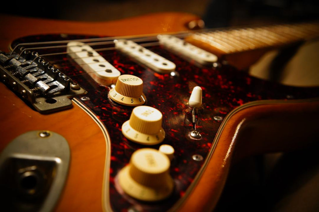 [SN MN8118654] Fender Deluxe Series Stratocaster 1998 MIM - Natural