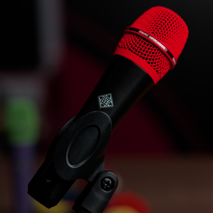 Telefunken M80 Custom Shop - Black with Red (The Dracula)