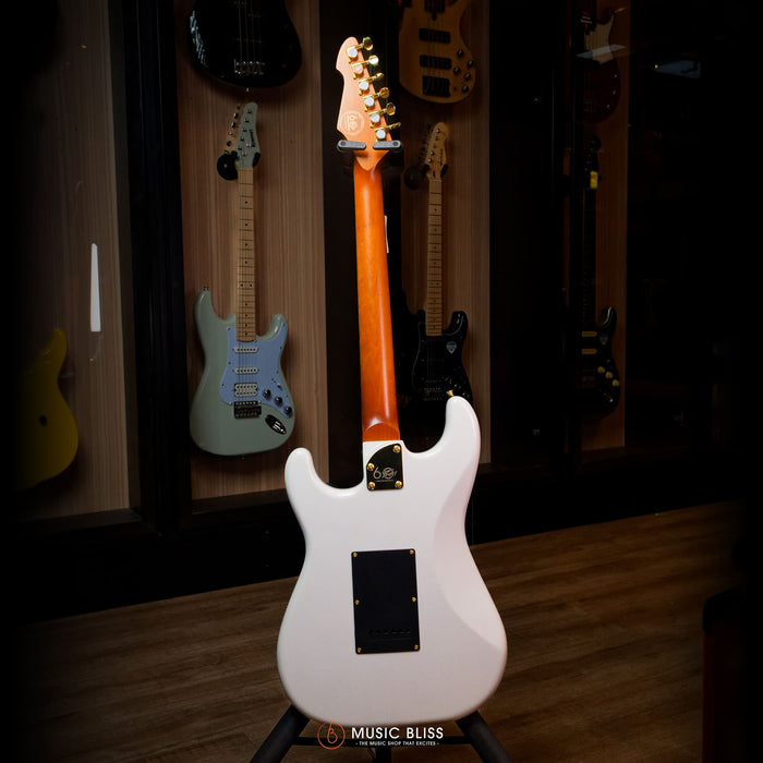 Peavey Raptor Lightning Bolt 60th Anniversary HSS Stratocaster Electric Guitar (Gold Hardware) - White