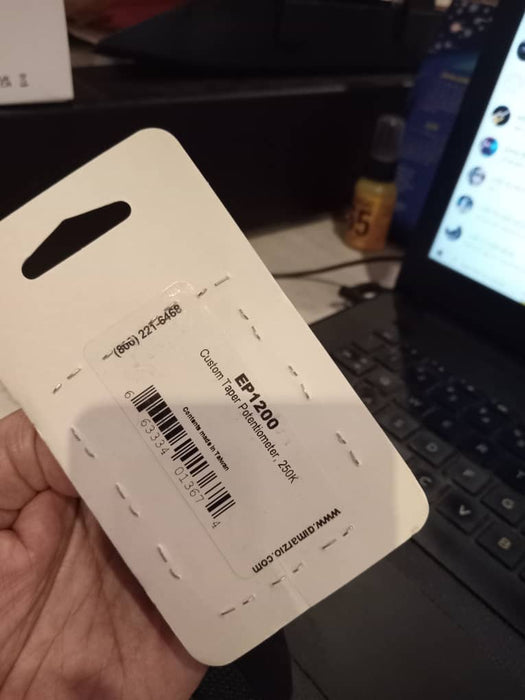 B STOCK (BS-218) DiMarzio EP1200 250K Custom Taper Split Shaft Potentiometer