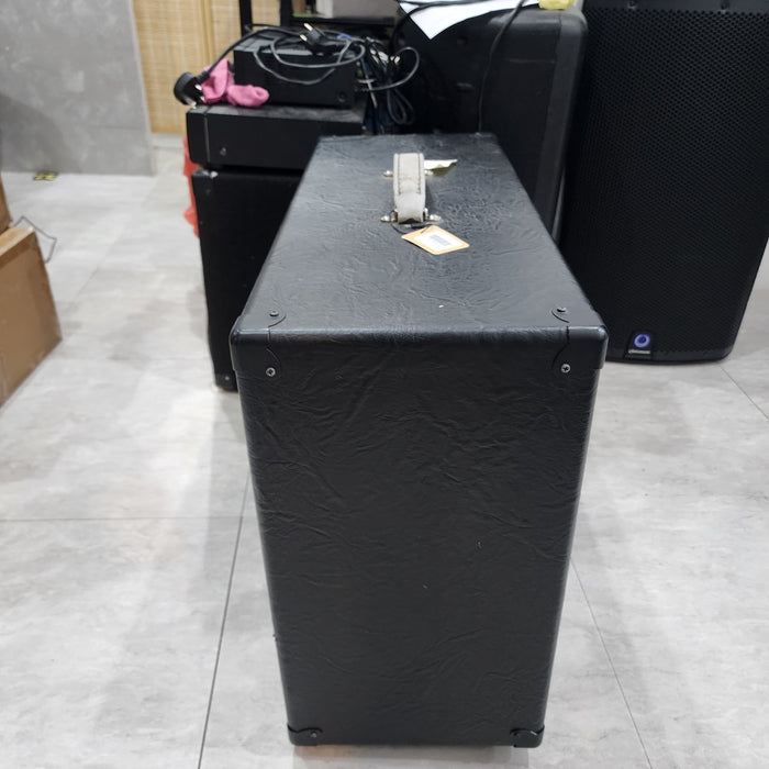 B STOCK (BS-187) Bugera 212V-BK Vintage 2 x 12" Stereo Guitar Cabinet