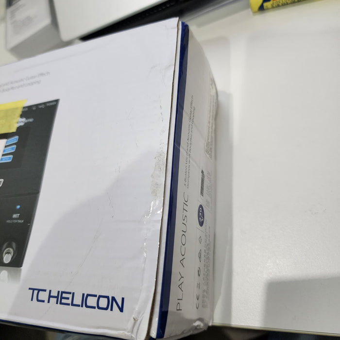 B STOCK (BS-246) TC-Helicon VoiceLive Play Acoustic Vocal and Guitar Effects Pedal