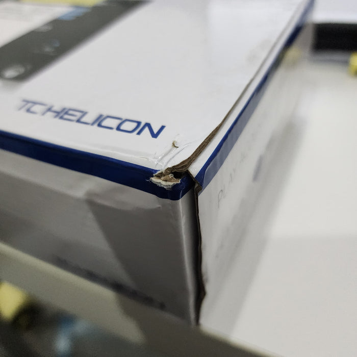 B STOCK (BS-246) TC-Helicon VoiceLive Play Acoustic Vocal and Guitar Effects Pedal
