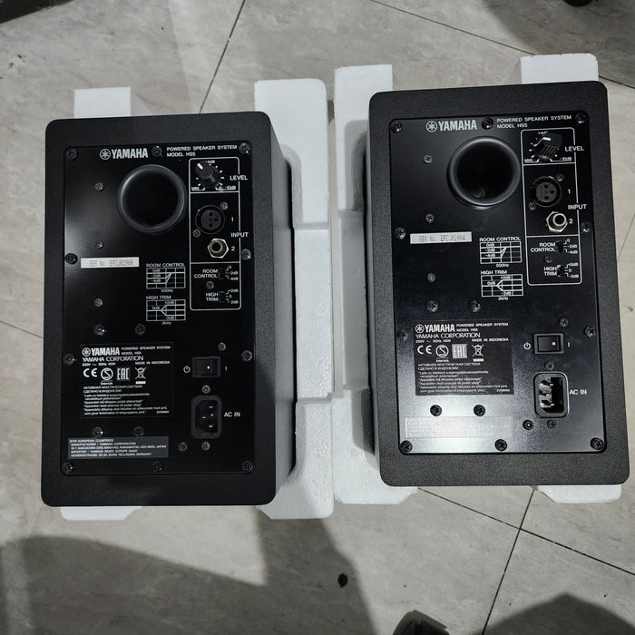 B STOCK (BS-291) Yamaha HS5 5 inch Powered Studio Monitor Speaker - Black (Pair)