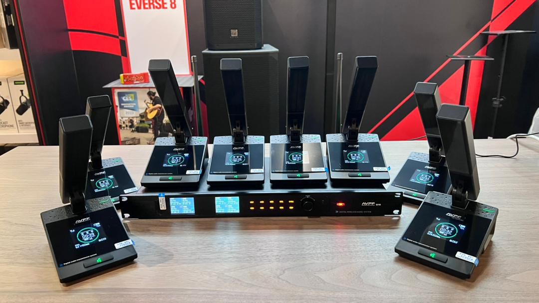 B STOCK (BS-367) AVPF G18 Square Tube UHF Infrared Frequency Wireless One to Eight 1U Host Configuration: GB3-GS4 Conference Base