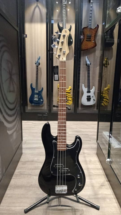 B STOCK (BS-339) Stagg SBP-30 BLK Standard "P" Electric Bass Guitar - Black