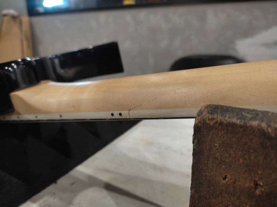 B-Stock (BS-126) Ibanez GIO GRG170DX - Black Night - Music Bliss Malaysia